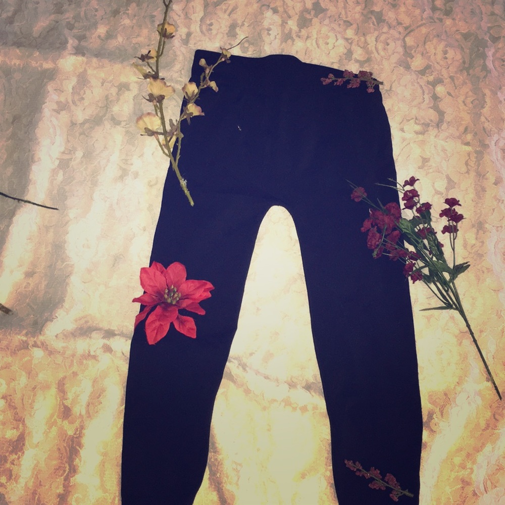 Black dark leggings